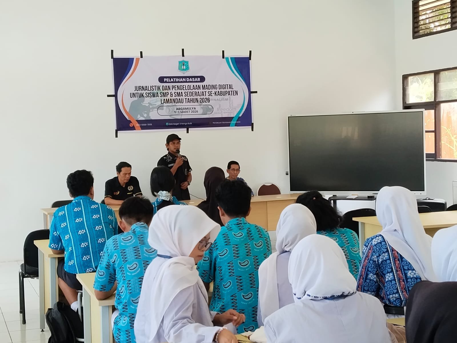 Pelatihan Dasat Jurnalistik dan Pengelolan Mading Digital (3)