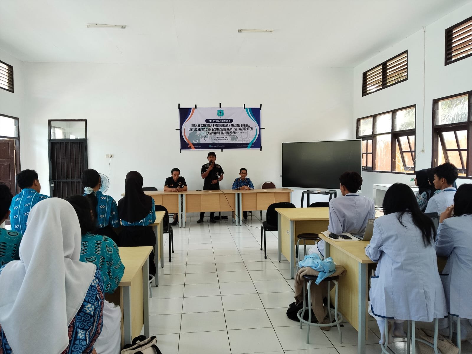 Pelatihan Dasat Jurnalistik dan Pengelolan Mading Digital (4)