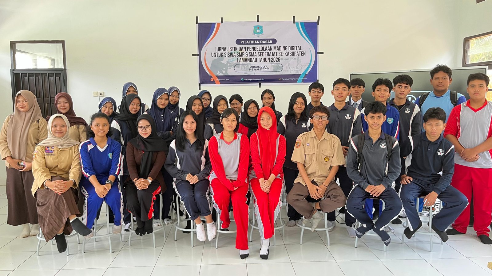 SMA Negeri 3 Nanga Bulik gelar Pelatihan Dasar Jurnalistik dan Pengelolaan Majalah Dinding Digital